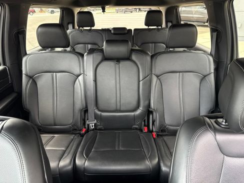 Used 2024 Jeep Wagoneer Series II AWD/4WD image 40