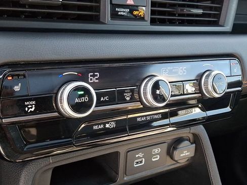 Certified 2023 Honda Pilot TrailSport image 18