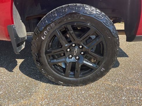 Used 2022 Chevrolet Silverado 1500 LT Trail Boss w/ Bed Protection Package image 9