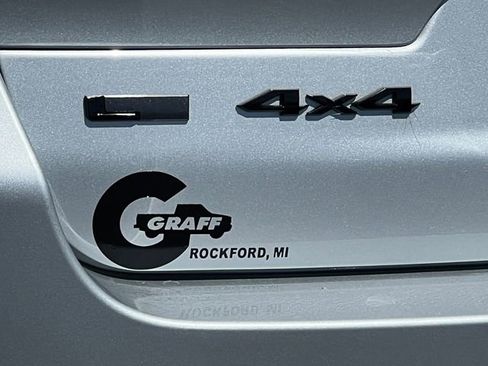 Used 2023 Jeep Grand Cherokee L Limited w/ Black Appearance Package AWD/4WD image 2