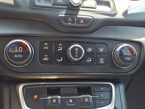 Used 2023 GMC Terrain SLE w/ Driver Convenience Package AWD/4WD image 22
