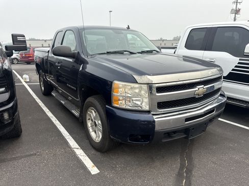 Used 2011 Chevrolet Silverado 1500 LT w/ All-Star Edition RWD image 4