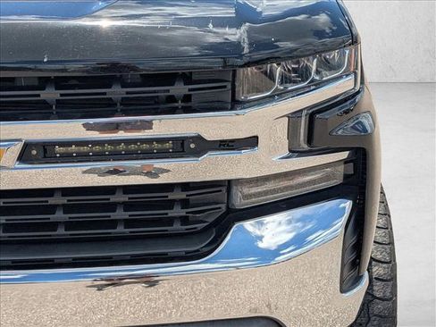 Used 2020 Chevrolet Silverado 1500 LT w/ Convenience Package AWD/4WD image 9