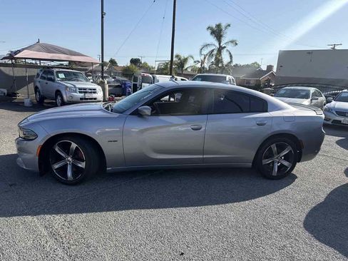 Used 2015 Dodge Charger R/T RWD image 3