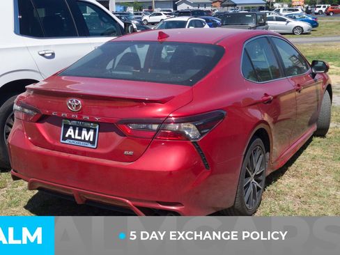 Used 2023 Toyota Camry SE w/ Convenience Package FWD image 4