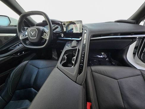 Used 2025 Chevrolet Corvette Stingray Preferred Conv w/ Z51 Performance Package RWD image 12