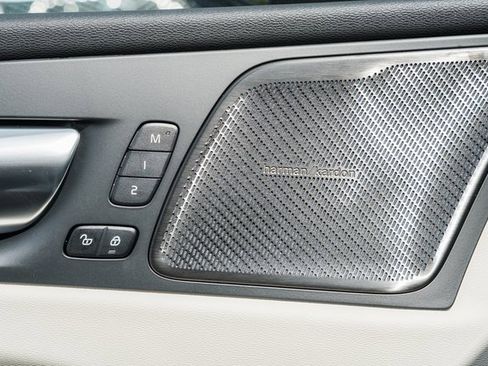 New 2026 Volvo XC60 B5 Ultra w/ Protection Package Premier image 35