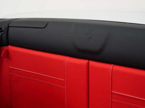 Used 2017 Ferrari California T RWD image 28
