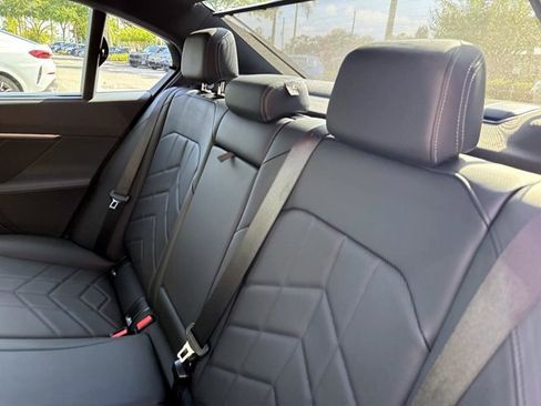 Used 2025 BMW 530i RWD image 13
