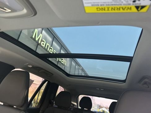 Certified 2025 Volvo XC90 B6 Plus image 27