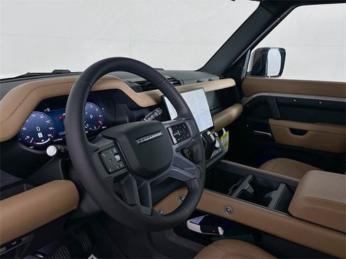 New 2026 Land Rover Defender 110 X-Dynamic SE image 9