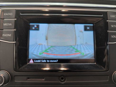 Used 2017 Volkswagen Beetle 1.8T S image 28