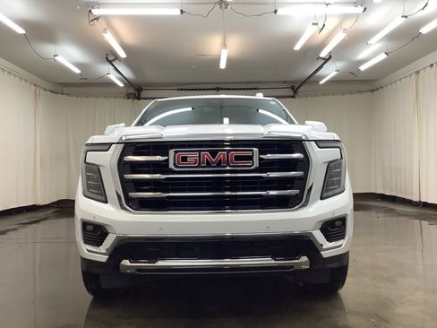Used 2025 GMC Yukon Elevation image 12