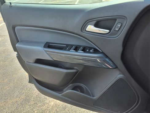 Used 2020 Chevrolet Colorado Z71 AWD/4WD image 19