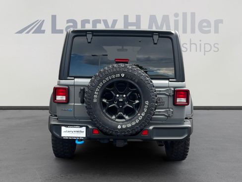 Used 2023 Jeep Wrangler Unlimited w/ Cold Weather Group AWD/4WD image 4