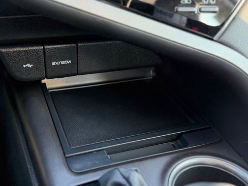 Used 2022 Toyota Camry SE image 17