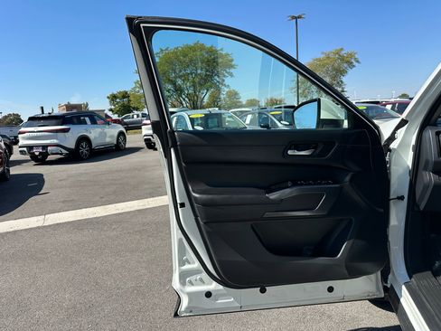 Used 2023 Nissan Pathfinder SL image 11