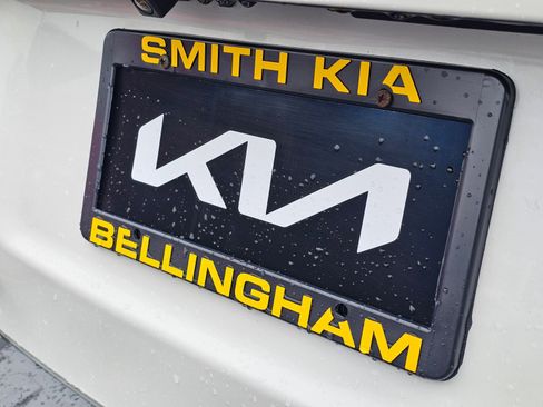 Used 2017 Subaru Outback 2.5i Premium image 16