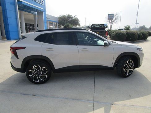 New 2026 Chevrolet Trax RS w/ Driver Confidence Package image 8