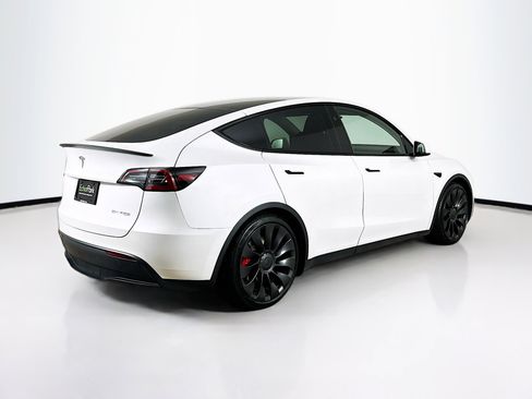 Used 2023 Tesla Model Y Performance image 9