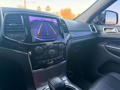 Used 2019 Jeep Grand Cherokee Limited image 21