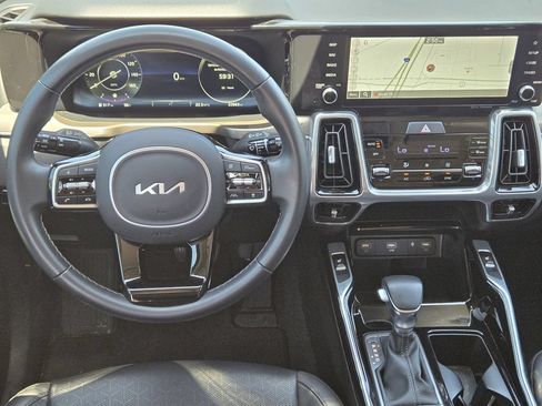 Used 2023 Kia Sorento SX AWD/4WD image 10