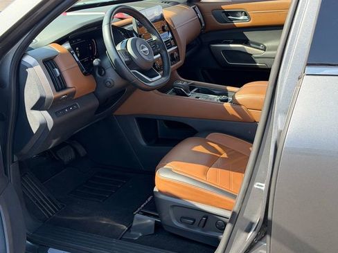 Certified 2023 Nissan Pathfinder Platinum w/ Cargo Package AWD/4WD image 11