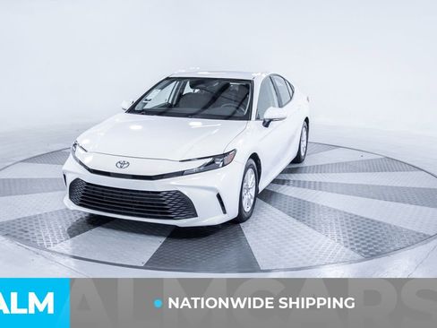 Used 2025 Toyota Camry LE image 2