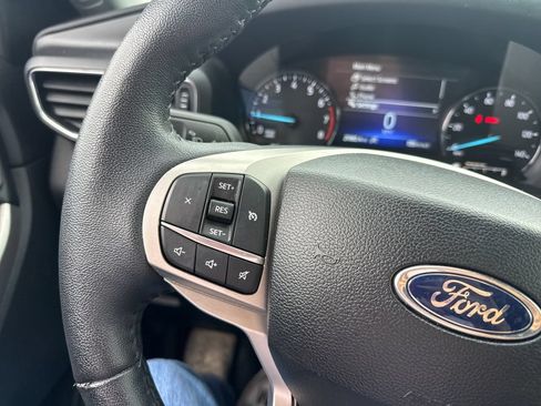 Used 2024 Ford Explorer XLT w/ Equipment Group 202A AWD/4WD image 45