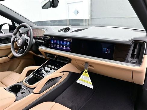 New 2026 Porsche Cayenne E-Hybrid Coupe image 20