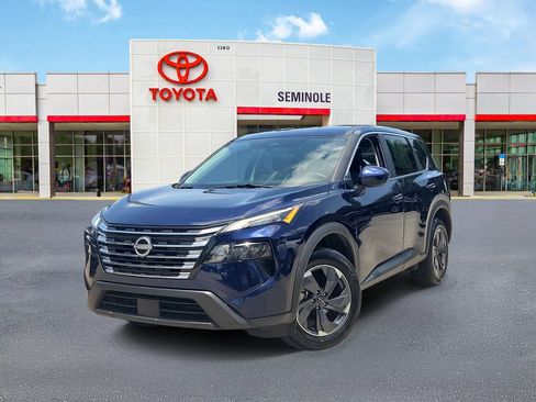 Used 2025 Nissan Rogue SV FWD image 1