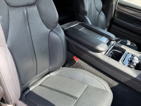 Used 2024 Jeep Wagoneer Series II AWD/4WD image 40