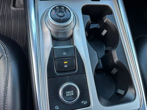Used 2023 Ford Explorer Limited AWD/4WD image 22