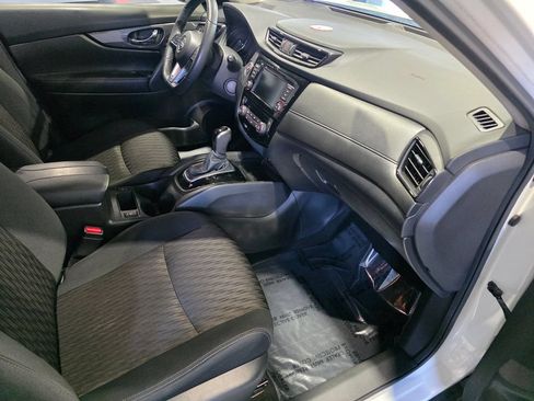 Used 2020 Nissan Rogue SV AWD/4WD image 19