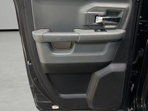 Used 2016 RAM 1500 Classic SLT AWD/4WD image 14