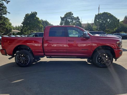 New 2026 RAM 2500 Laramie AWD/4WD image 8