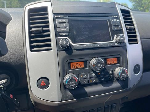 Used 2016 Nissan Frontier SV w/ SV Value Truck Package AWD/4WD image 18