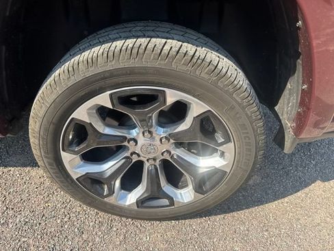 Used 2022 RAM 1500 Limited w/ Body Color Bumper Group AWD/4WD image 6