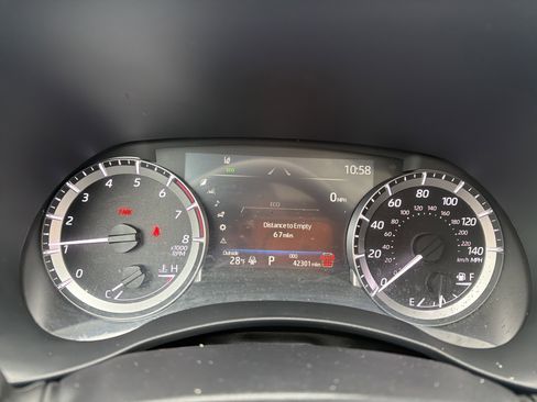 Used 2024 Toyota Highlander XLE image 14