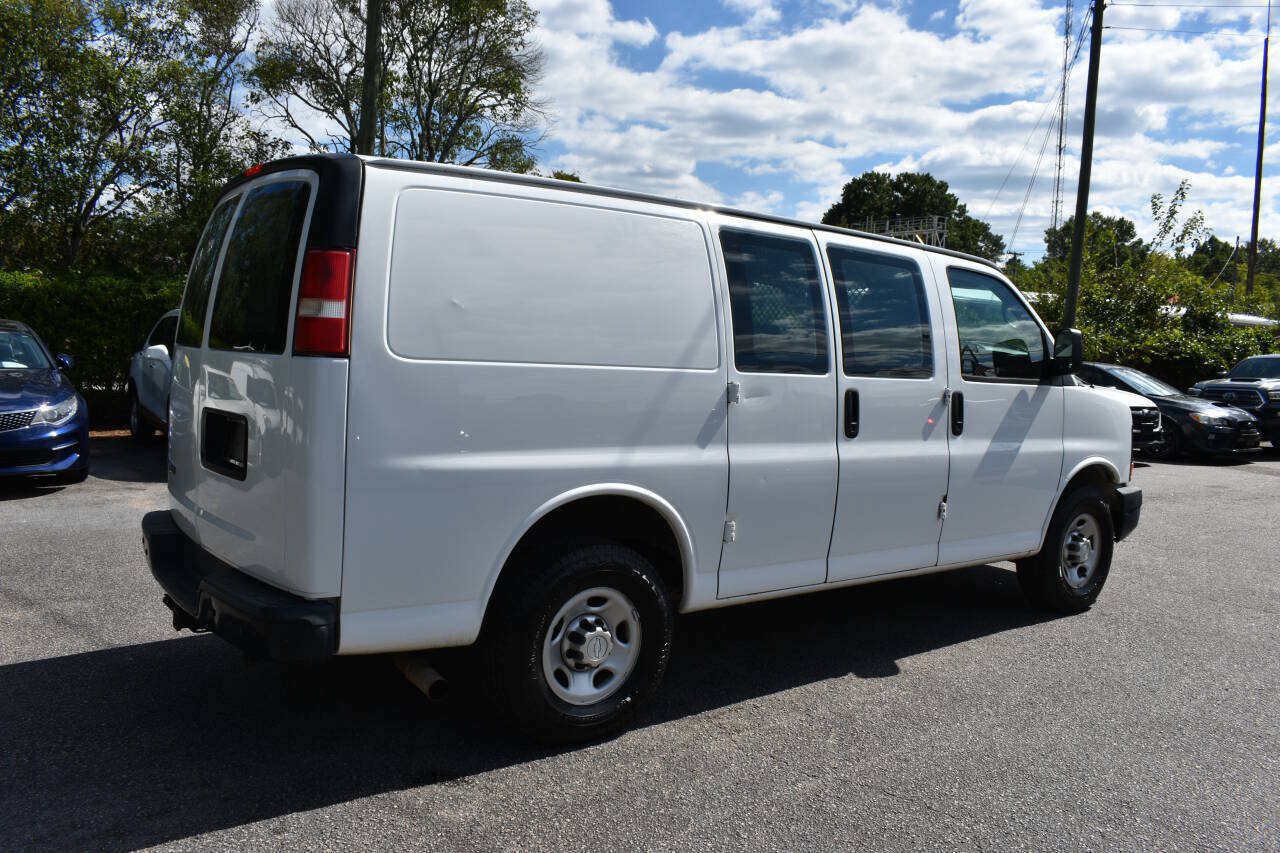 Used 2015 Chevrolet Express 2500 RWD image 2