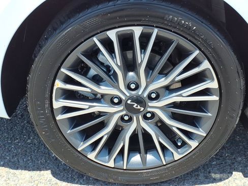 Used 2022 Kia Forte GT-Line w/ GT-Line Premium Package FWD image 7