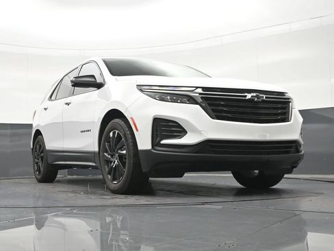 Used 2024 Chevrolet Equinox LS w/ Sport Edition FWD image 29