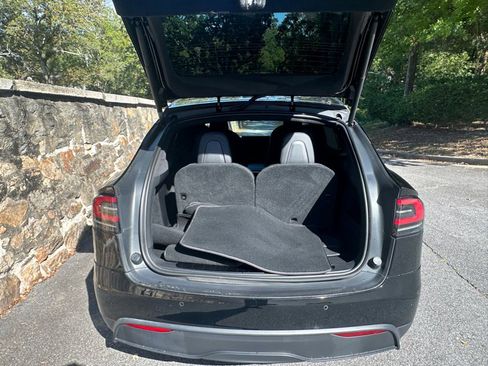 Used 2022 Tesla Model X image 70