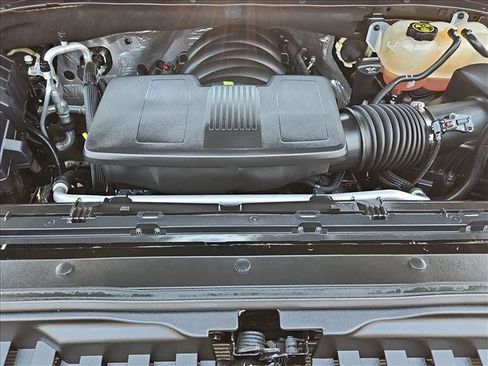 Used 2022 Chevrolet Silverado 1500 RST w/ Redline Edition AWD/4WD image 21