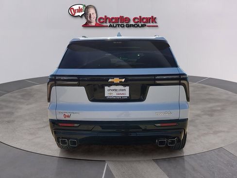 New 2026 Chevrolet Traverse High Country FWD image 4