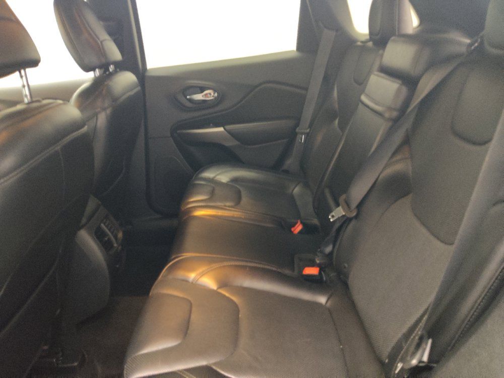 Used 2019 Jeep Cherokee Limited FWD image 18
