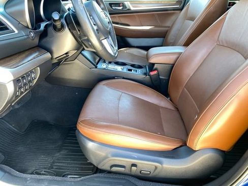 Used 2017 Subaru Outback 3.6R Touring AWD/4WD image 10