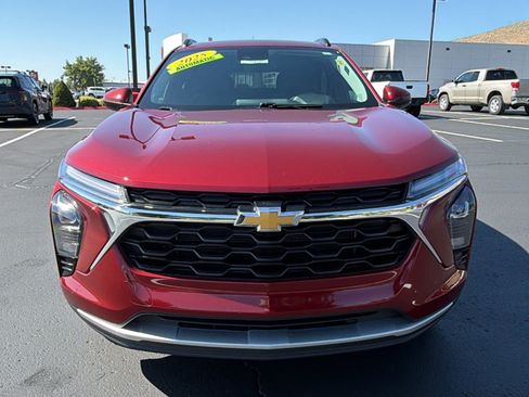 Used 2025 Chevrolet Trax LT w/ Driver Confidence Package FWD image 8