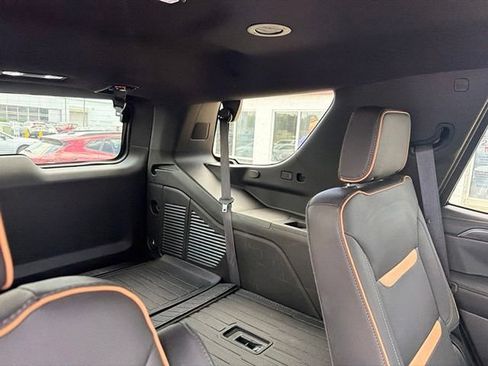 Used 2024 GMC Yukon AT4 w/ Technology Package AWD/4WD image 14