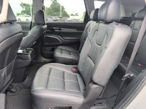 Used 2022 Chevrolet Silverado 1500 LTZ w/ LTZ Premium Package AWD/4WD image 34